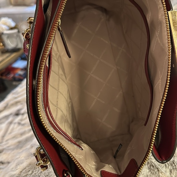 Michael Kors “Rochelle” Deep Wine Red Saffiano Shoulder Bag, Missing strap. - Picture 6 of 6